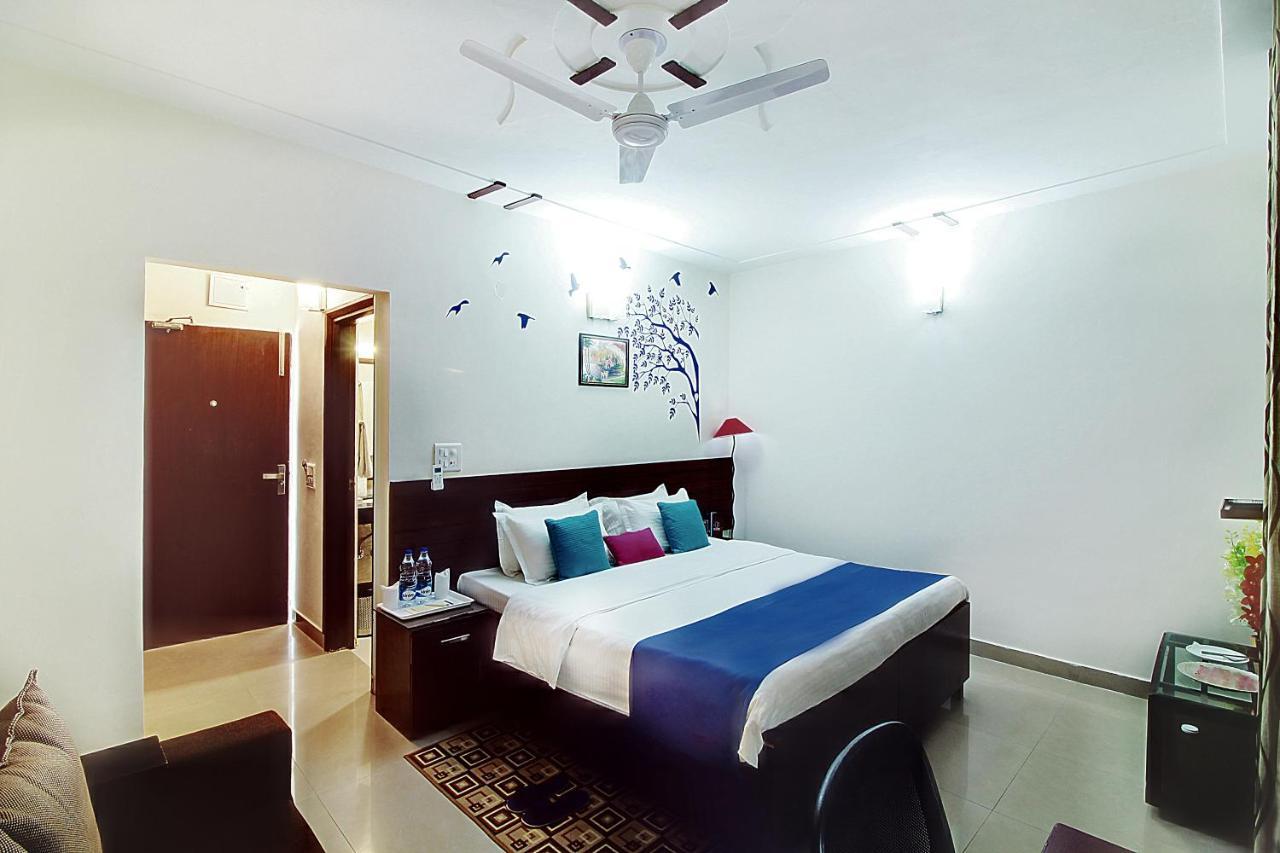 Hotel Staayz Premium Gurgaon Esterno foto